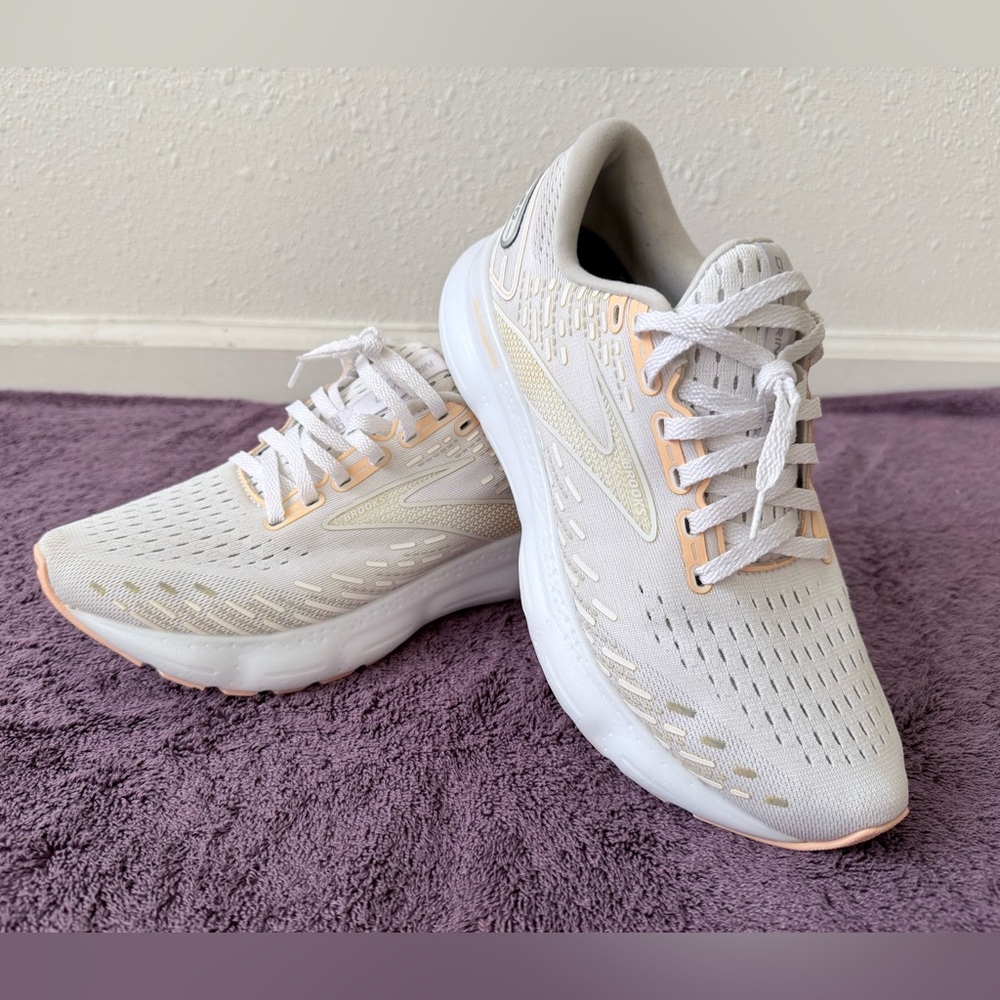 Brooks Glycerin 20 Women's Size 9.0 Running Shoes Oyster Peach 1203691B133
